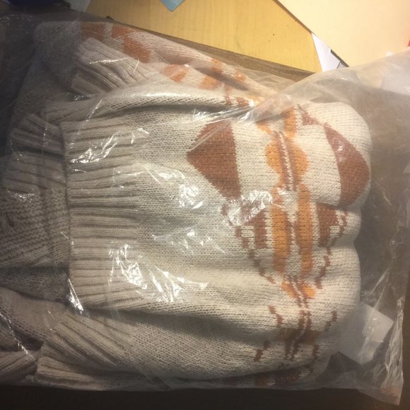 Three amazing sweater with beautiful bright colors in Native American patterns. - Picture 9 of 16